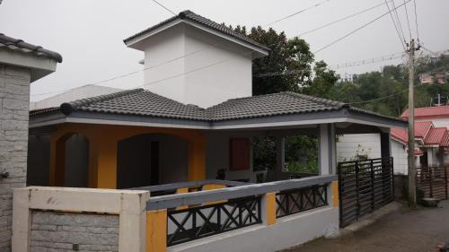 Kodaikanal Villa | Scenic Family Retreat in Kodai! Kodai Sierra