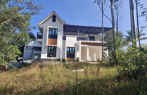 Udumbanchola Villa | Scenic Mansion Munnar