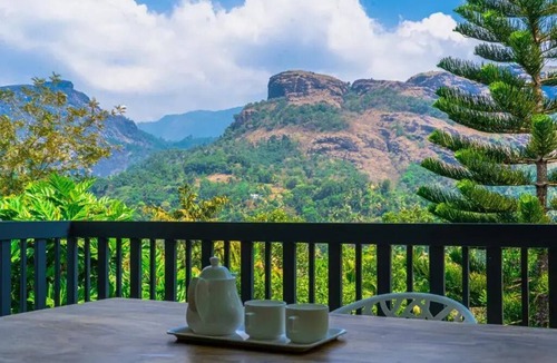 Devikolam House | Sceva's Garden Home - King Bed and Mountain View!