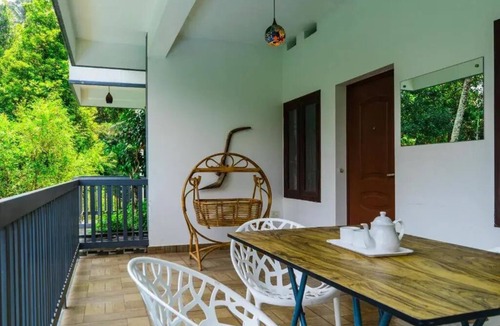Devikolam House | Sceva's Garden Home - King Bed and Mountain View!