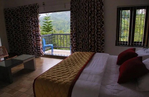 Devikolam House | Sceva's Garden Home - King Bed and Mountain View!