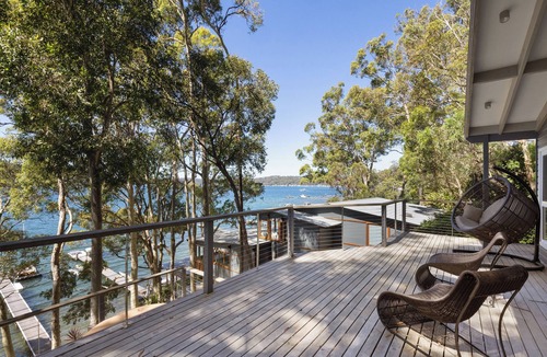Scotland Island House | Scotland Island Waterfront with jetty and hot tub