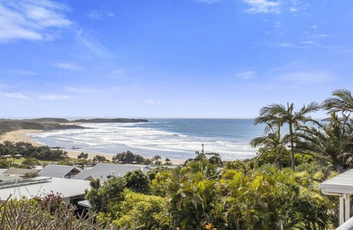 Emerald Beach House | Sea Change - Spectacular views without the huge price tag! Walk