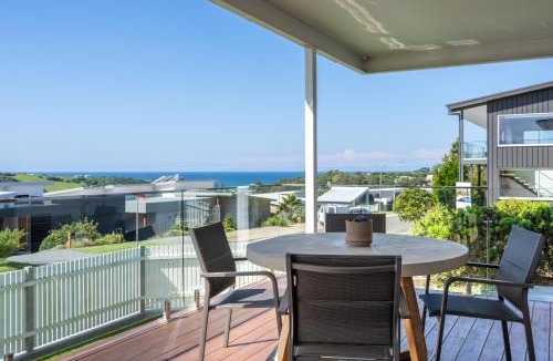 Kiama Apartment | Sea & Country Kiama - Stunning Views - Free EVCharging - Travellers Award 2025 & 2026