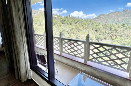 Bhimtal Hotel | Sea Hawk Hill Resort - A Luxury Boutique Resort