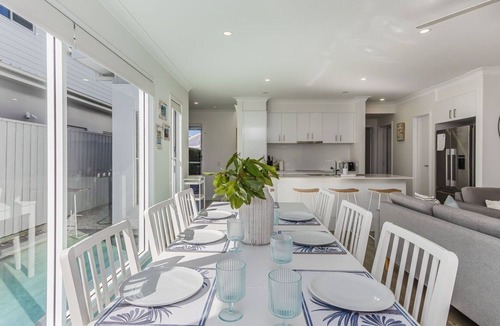 Kingscliff House | Sea Poppy - Beachside 4 Bedroom home with pool
