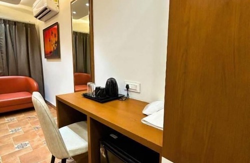 Rau Hotel | Serene-Restaurant Rooms and Banquet