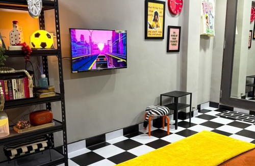 Pali Hill Apartment | Shes Garage a retro studio in Bandra