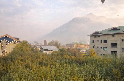 Nishat-Shalimar House | Shesh Bagh Kashmiri Villa near Mughal Gardens and Dal Lake