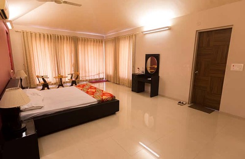 Dahanu Hotel | Shetty Farms