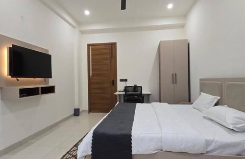 Sector 70 Hotel | Shft-In Hotel