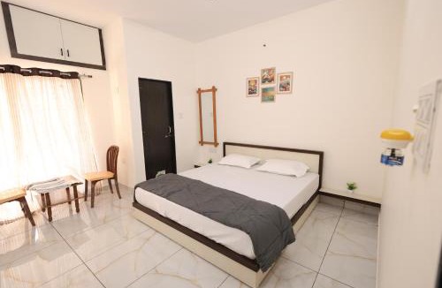 Dwarka House | Shiv HomeStay - Peaceful & Comfort Stay Nr Dwarka