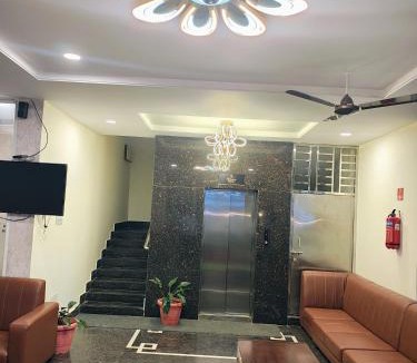 Gachibowli Bed & Breakfast | SHIVOM RESIDENCY, US Consulate Road, Financial District