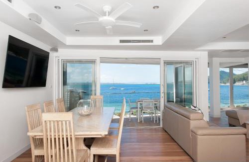 Shoal Bay Apartment | Shoal Bay Views