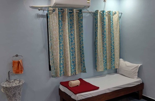 Rajpipla Hotel | Shree Keshrinanadan homestay