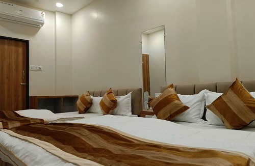 Ujjain Hotel | Shree ShyamRaj Hotel