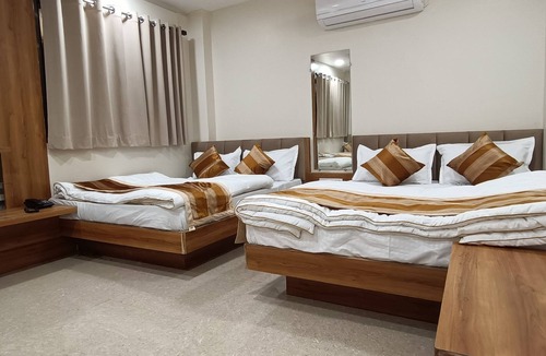 Ujjain Hotel | Shree ShyamRaj Hotel