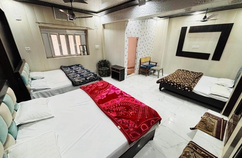 Ayodhya Hotel | Shri Hari Lodge