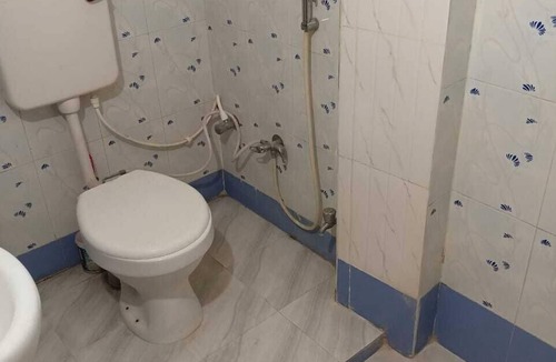 Jhusi Hotel | Shri Hari Sadan