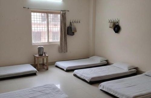Jhusi House | Shri Ram Yatri Niwas