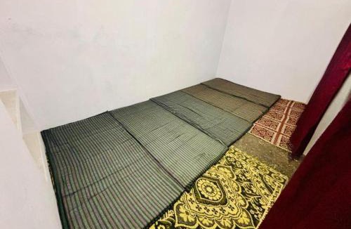 Jhusi House | Shri Ram Yatri Niwas