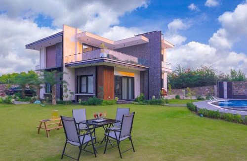 Gurugram Villa | Sidneyland Hill Retreat Beside the Aravallis Amidst Nature