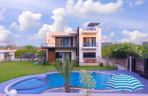 Gurugram Villa | Sidneyland Hill Retreat Beside the Aravallis Amidst Nature