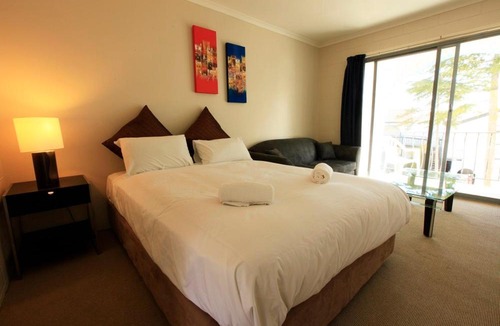 East Jindabyne Hotel | Siesta Villa
