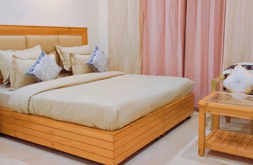 Naddi Bed & Breakfast | Silk Route-Serenity Deluxe room with Kitchen - WiFi