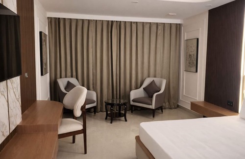 Bullawala Hotel | SILKWOOD