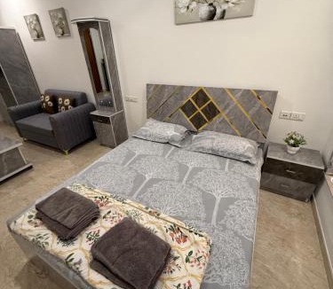 Thane West House | Sky Lake House