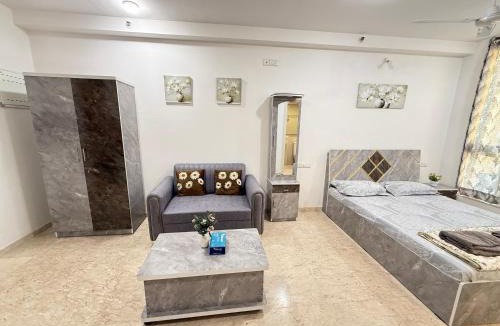 Thane West House | Sky Lake House