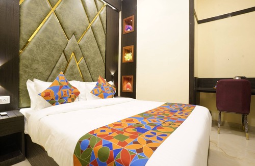 Vile Parle East Hotel | Sky Suites By Glitz Hotels