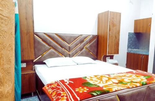 Phagwara Hotel | SKYLINE HOMESTAY & SHIV GUEST HOUSE - By Skyline Properties - For Families, Students, Couples & Corporate