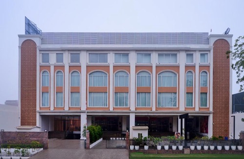 Mathura Hotel | Skywings Sarovar Portico Mathura