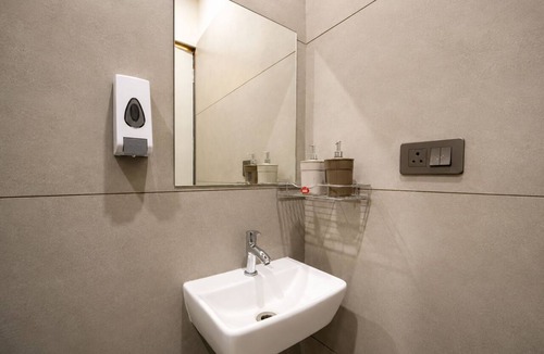 Indore Bed & Breakfast | Sleepo Stay