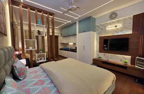 Solan Apartment | Solan Woods - Cozy Studio Apartment in Chester Hills, Solan
