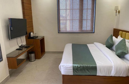 Bhopal Hotel | SoonStay Heera Residency ,Bhopal