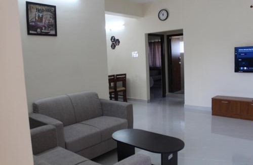 Shaikpet Apartment | Spacious 2BHK Close to Hitech City for Family Stay