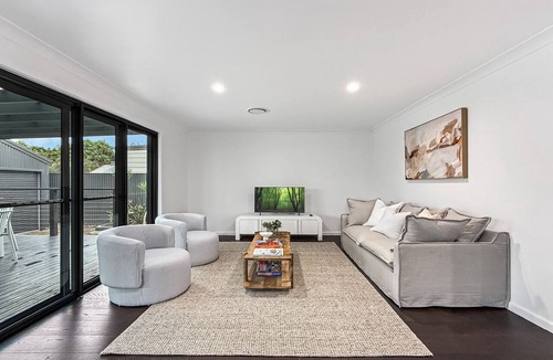 Mayfield Apartment | Spacious 3-Bedroom Home with Private Pool & BBQ