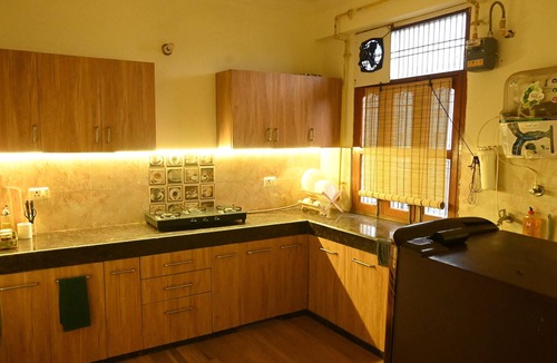 Varanasi Apartment | Spacious 3BHK with Lift & Free Parking