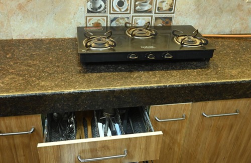 Varanasi Apartment | Spacious 3BHK with Lift & Free Parking