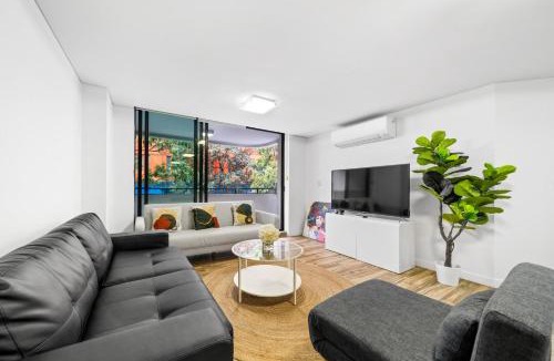 Ultimo Apartment | Spacious 3BR Apt with Parking Walk to ICC & Darling Harbour & CBD & Chinatown