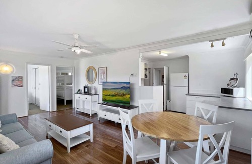 Batehaven House | Spacious 4-Bed Coastal Home with Water Views
