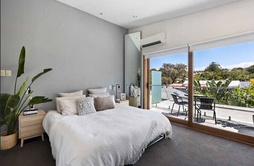 Balmain House | Spacious Charming Balmain Cottage | Village Lifestyle, 12min to CBD!