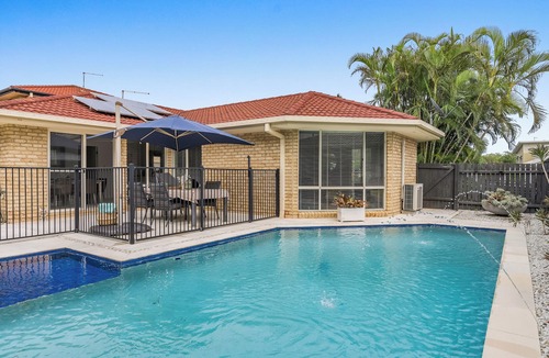 North Creek House | Spacious Family Beach Home-Large Salt Pool-Close to Beach & Shops
