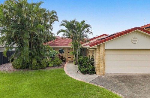North Creek House | Spacious Family Beach Home-Large Salt Pool-Close to Beach & Shops