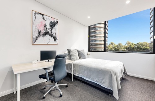 Sydney Olympic Park Apartment | Spacious, fresh 2 bedroom, 2 bathroom apartment. Both bedrooms have ensuites.