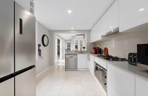 Millers Point Apartment | Spacious Inner-City House with Balcony Views