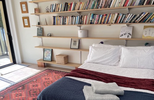 Stanwell Park Apartment | Spacious Private Studio by Ocean and Nature